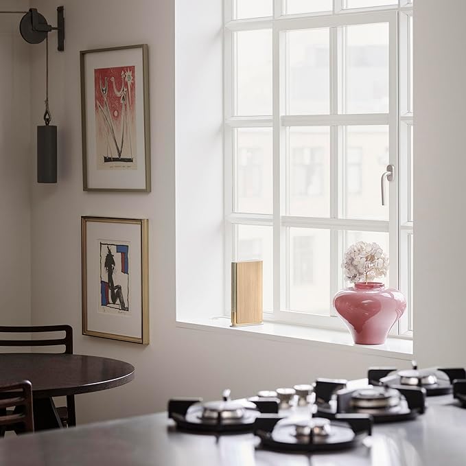 Bang & Olufsen Beosound Emerge – ลำโพง Wi-Fi พรีเมียม ดีไซน์บางหรู สี Gold Tone / Light OakUltra-Slim Wi-Fi Bookshelf Speaker in Gold Tone / Light Oak